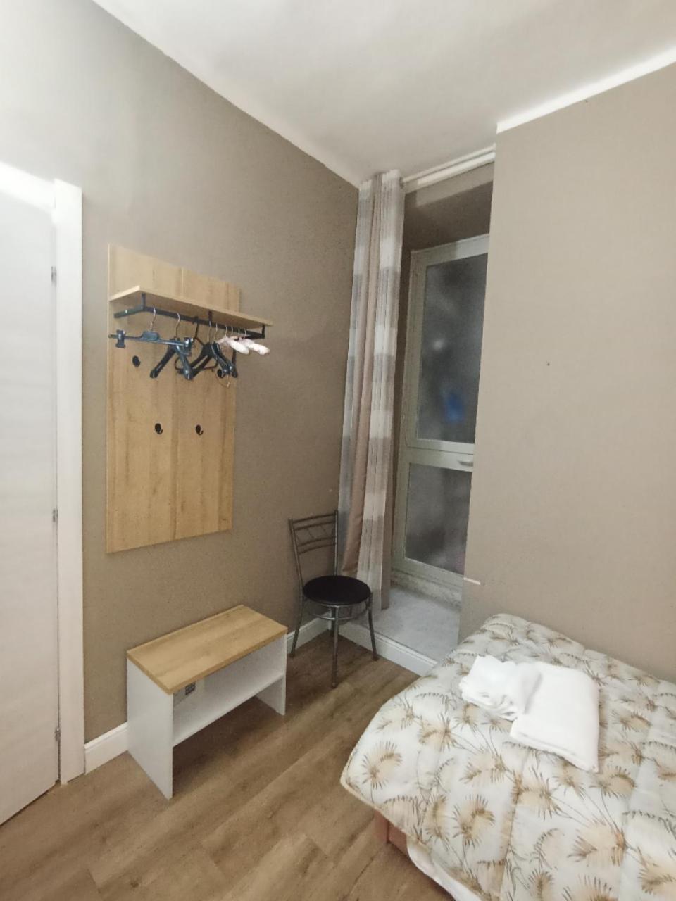 לינה וארוחת בוקר קליארי Yaki Domo מראה חיצוני תמונה